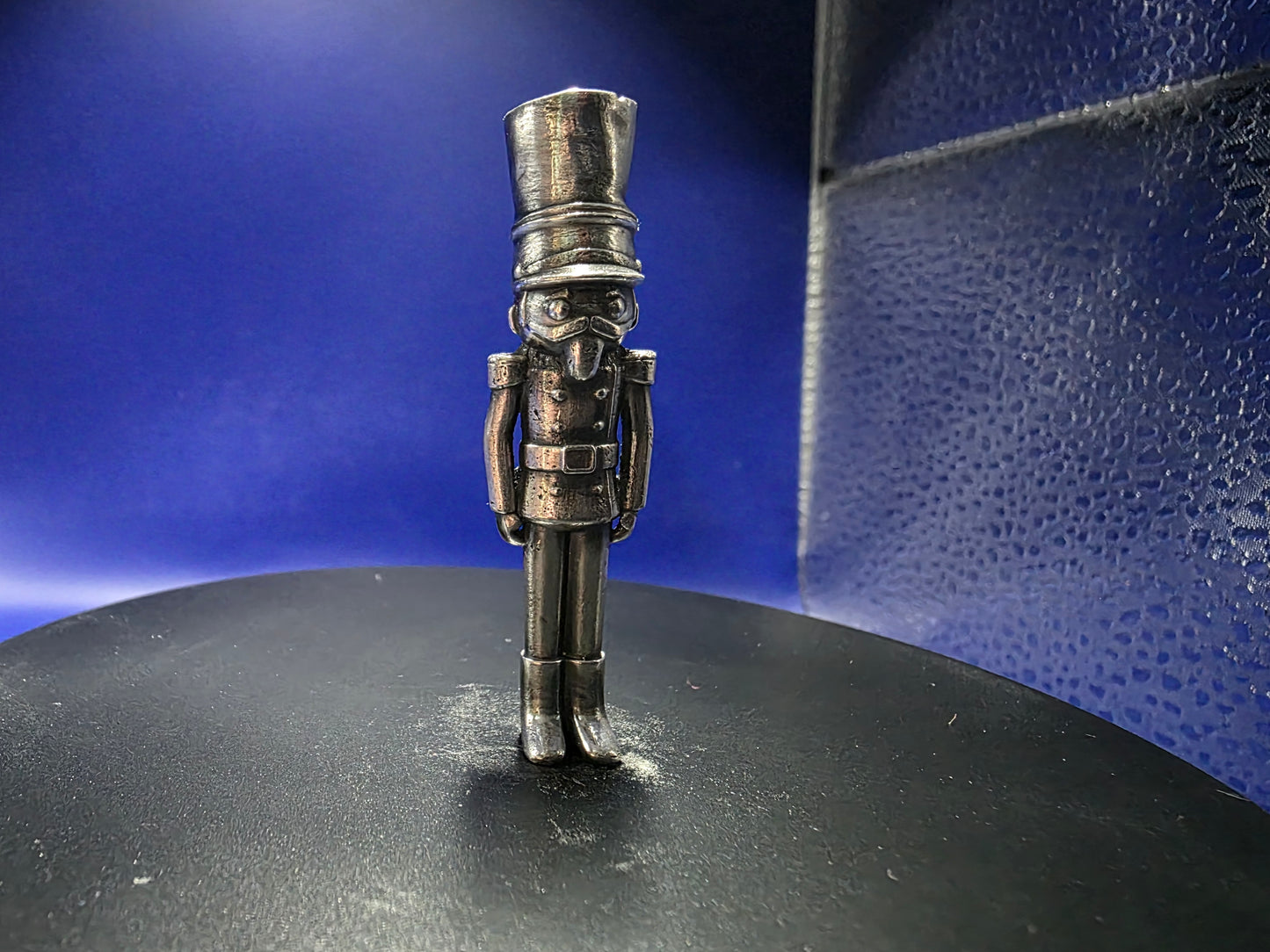 Nut Cracker